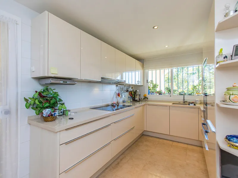 Apartment - Penthouse в продаже в Marbella, Málaga. В доме 3 спален и 3 ванных комнат. Площадь дома 324 м²