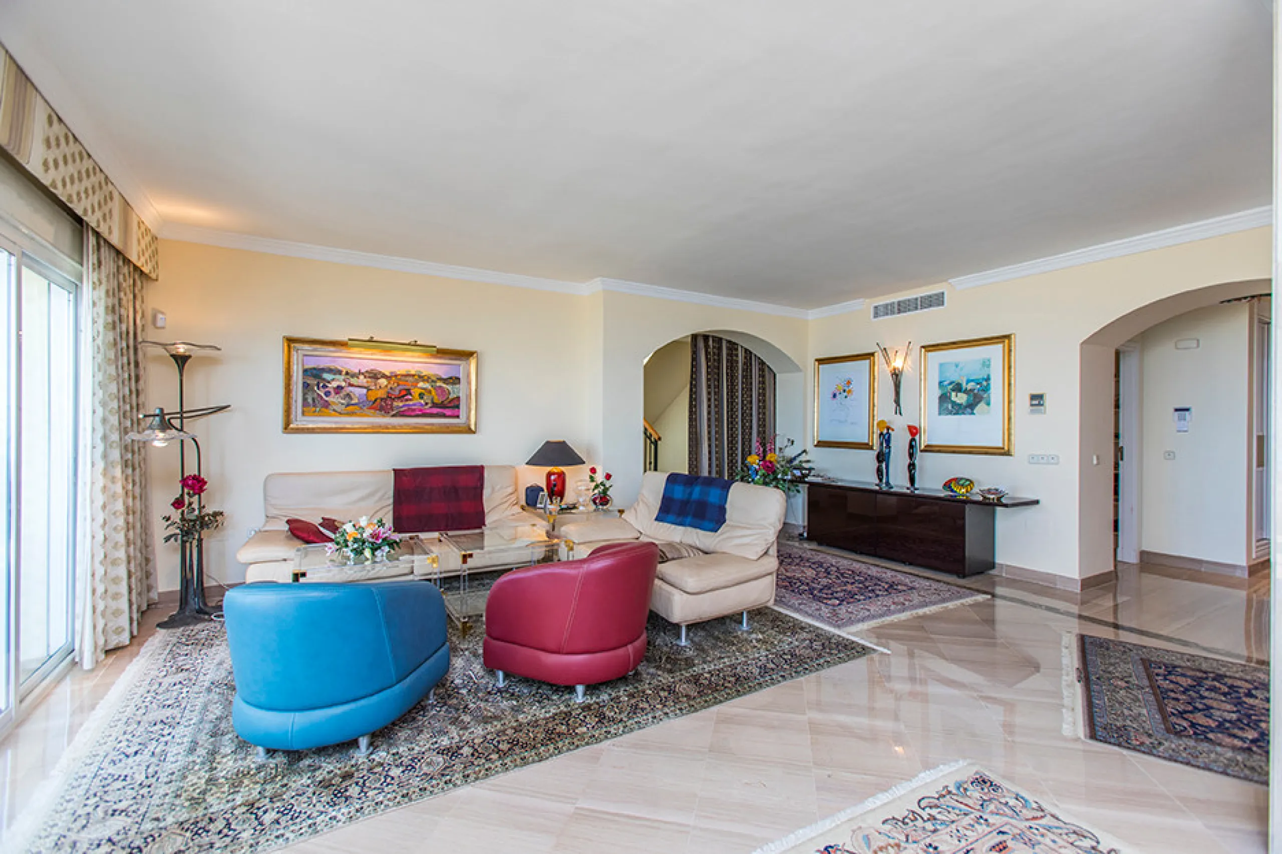 Apartment - Penthouse в продаже в Marbella, Málaga. В доме 3 спален и 3 ванных комнат. Площадь дома 324 м²