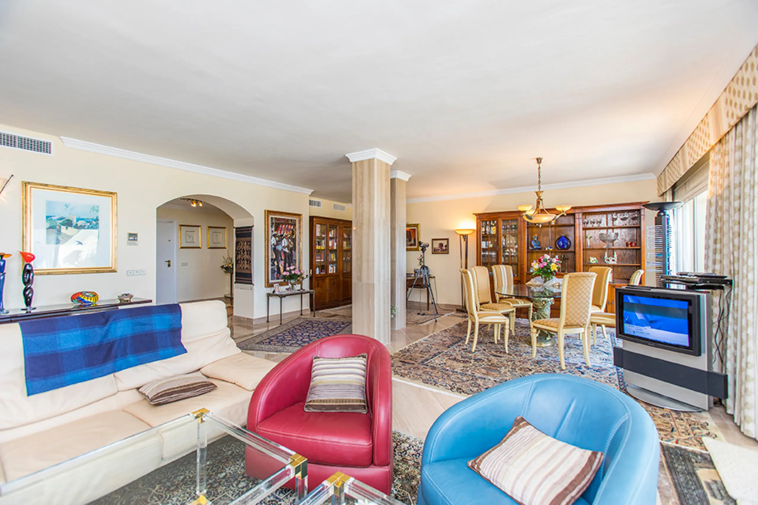 Apartment - Penthouse в продаже в Marbella, Málaga. В доме 3 спален и 3 ванных комнат. Площадь дома 324 м²