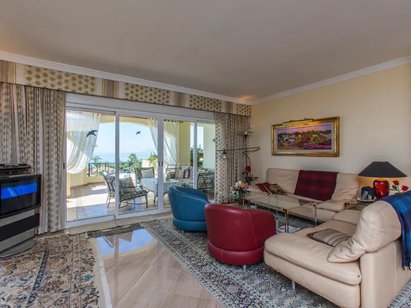 Apartment - Penthouse в продаже в Marbella, Málaga. В доме 3 спален и 3 ванных комнат. Площадь дома 324 м²