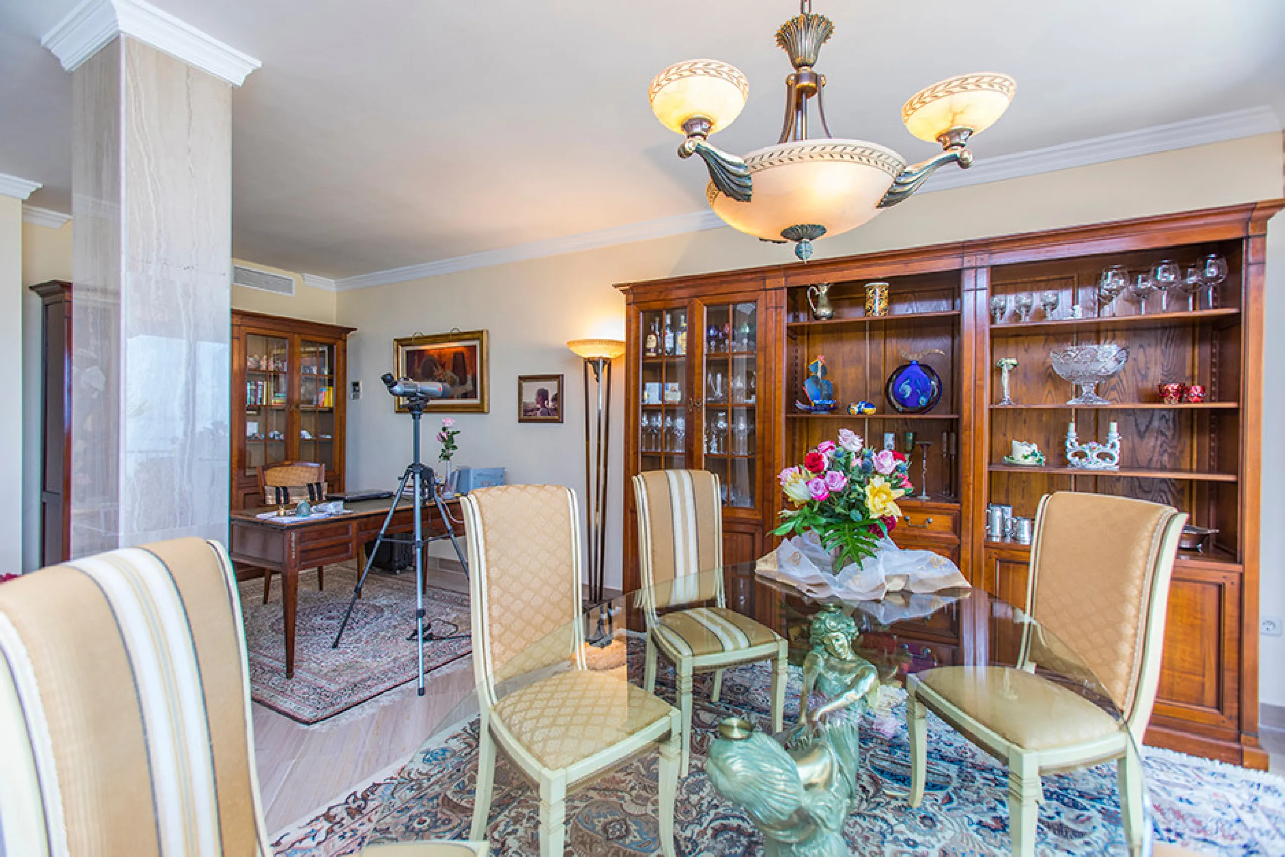 Apartment - Penthouse в продаже в Marbella, Málaga. В доме 3 спален и 3 ванных комнат. Площадь дома 324 м²