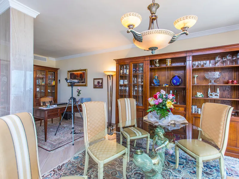 Apartment - Penthouse в продаже в Marbella, Málaga. В доме 3 спален и 3 ванных комнат. Площадь дома 324 м²