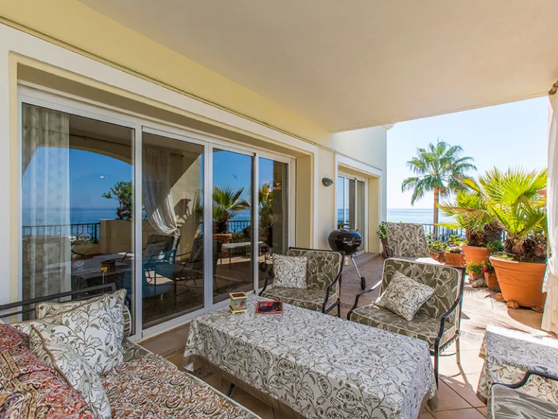 Apartment - Penthouse в продаже в Marbella, Málaga. В доме 3 спален и 3 ванных комнат. Площадь дома 324 м²