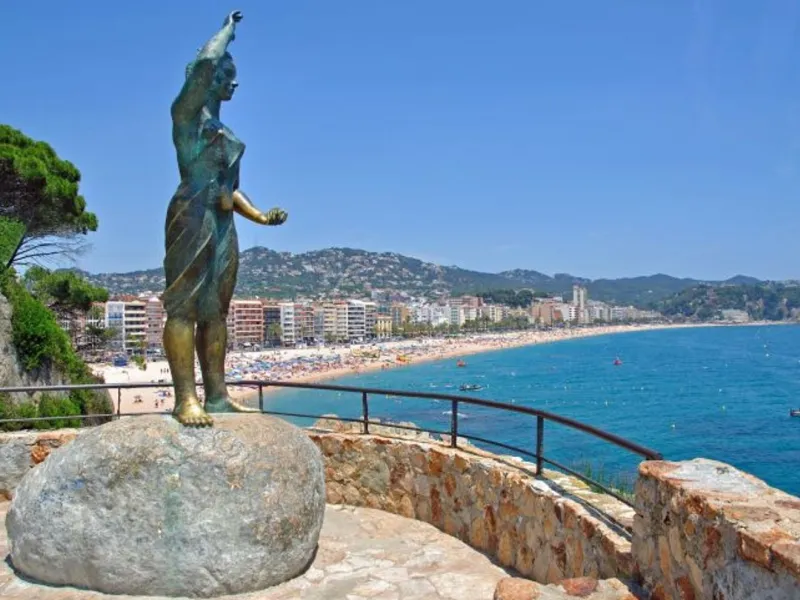 Exclusive sea view apartment in Playa de Fenals, Lloret de Mar