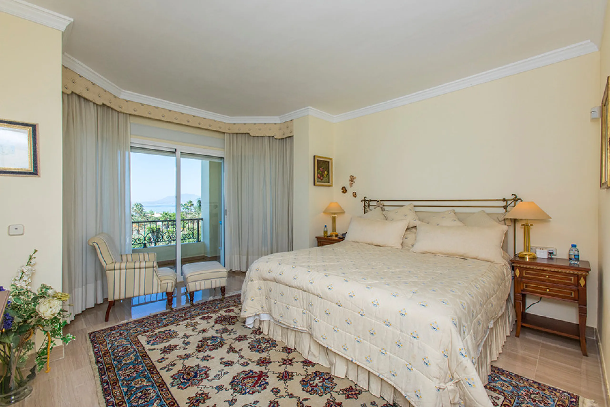 Apartment - Penthouse в продаже в Marbella, Málaga. В доме 3 спален и 3 ванных комнат. Площадь дома 324 м²
