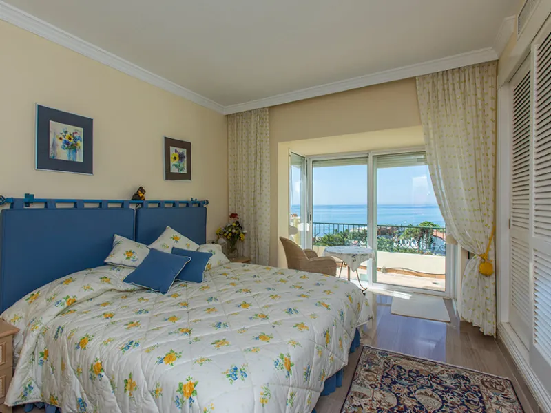 Apartment - Penthouse в продаже в Marbella, Málaga. В доме 3 спален и 3 ванных комнат. Площадь дома 324 м²