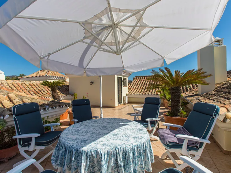 Apartment - Penthouse в продаже в Marbella, Málaga. В доме 3 спален и 3 ванных комнат. Площадь дома 324 м²