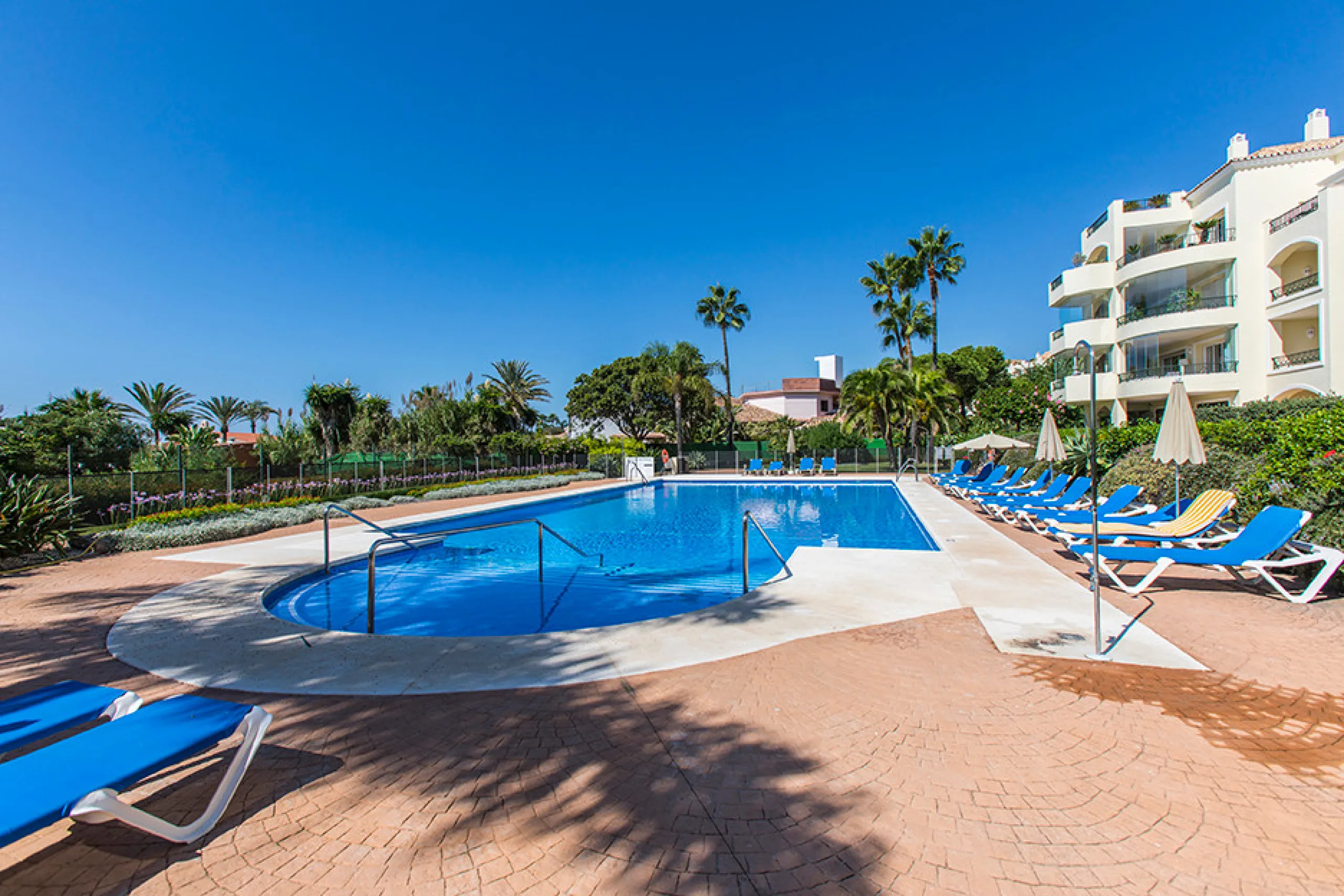 Apartment - Penthouse в продаже в Marbella, Málaga. В доме 3 спален и 3 ванных комнат. Площадь дома 324 м²