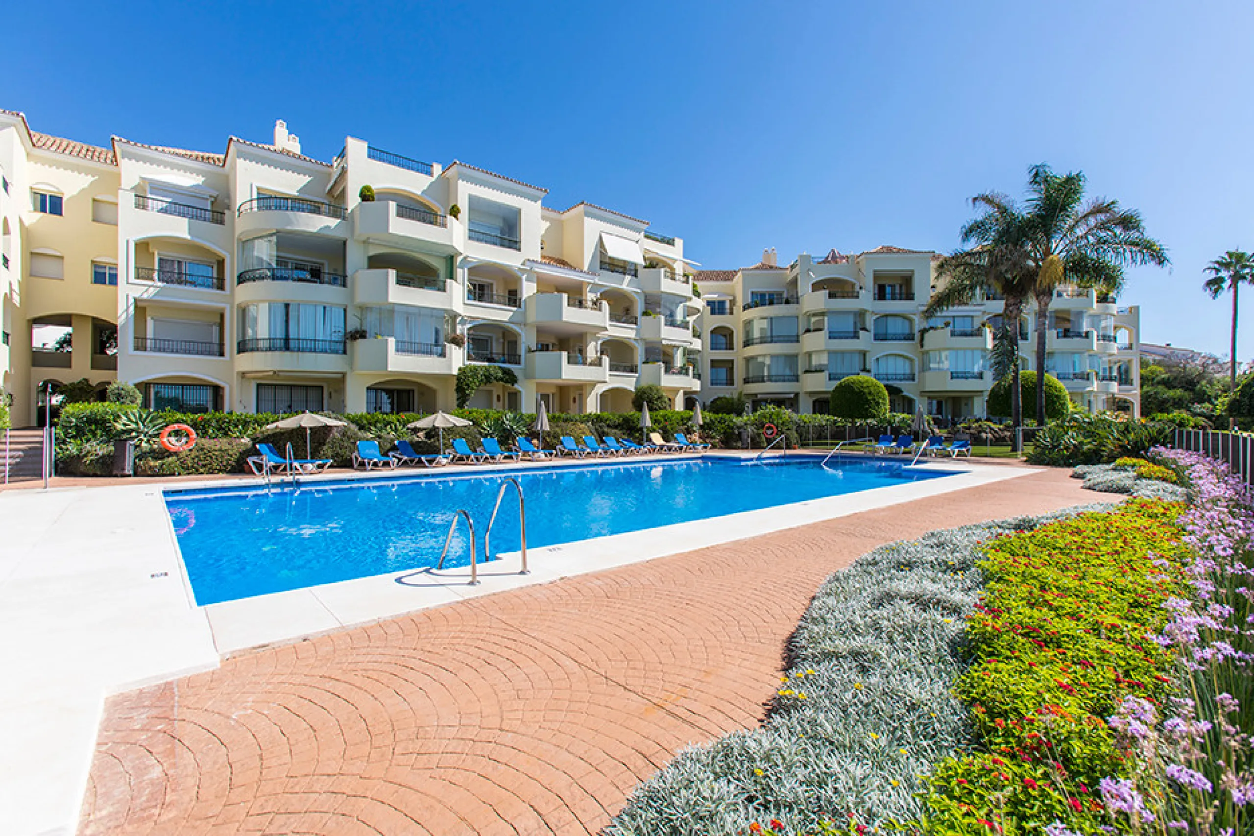 Apartment - Penthouse в продаже в Marbella, Málaga. В доме 3 спален и 3 ванных комнат. Площадь дома 324 м²