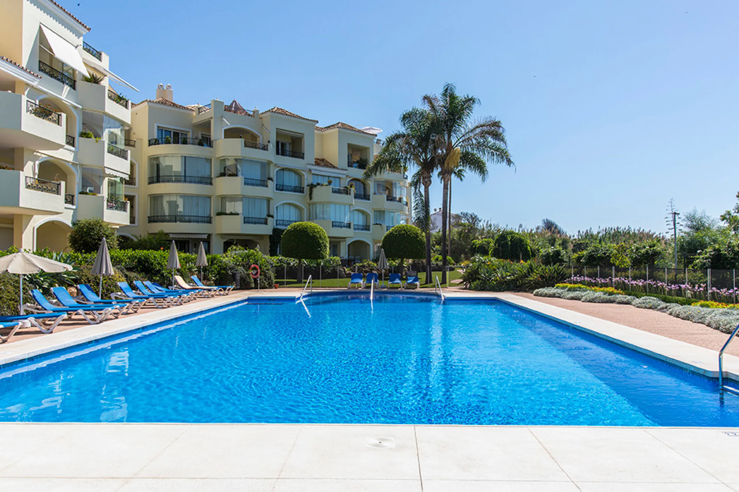Apartment - Penthouse в продаже в Marbella, Málaga. В доме 3 спален и 3 ванных комнат. Площадь дома 324 м²