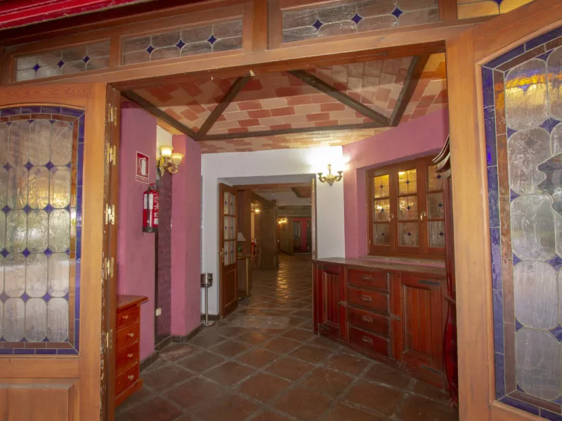 Restaurant at only 300 meters from the beach, Marbesa area, in Marbella. In floor -2. Two toilets, warehouse, refrigeration chamber, office. Fully furnished with everything you need to start working, equipped kitchen. A large terrace approximately 100 met