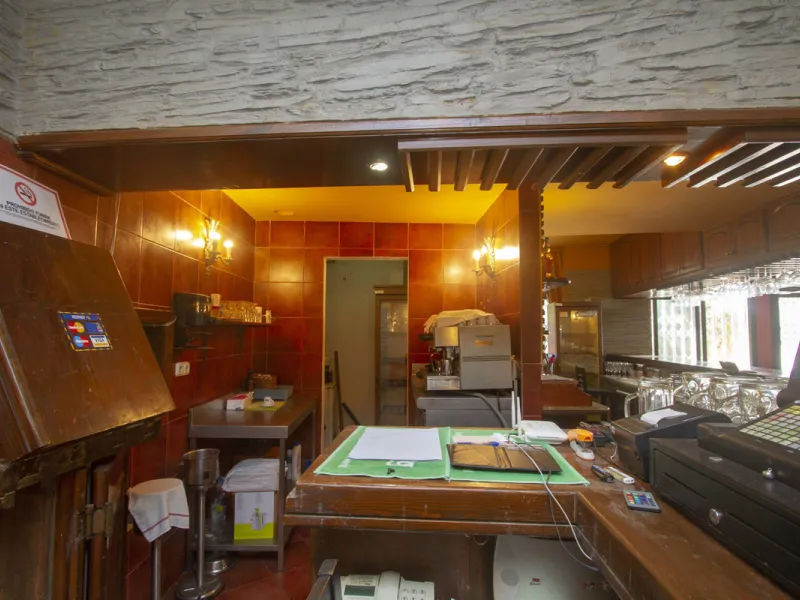 Restaurant at only 300 meters from the beach, Marbesa area, in Marbella. In floor -2. Two toilets, warehouse, refrigeration chamber, office. Fully furnished with everything you need to start working, equipped kitchen. A large terrace approximately 100 met