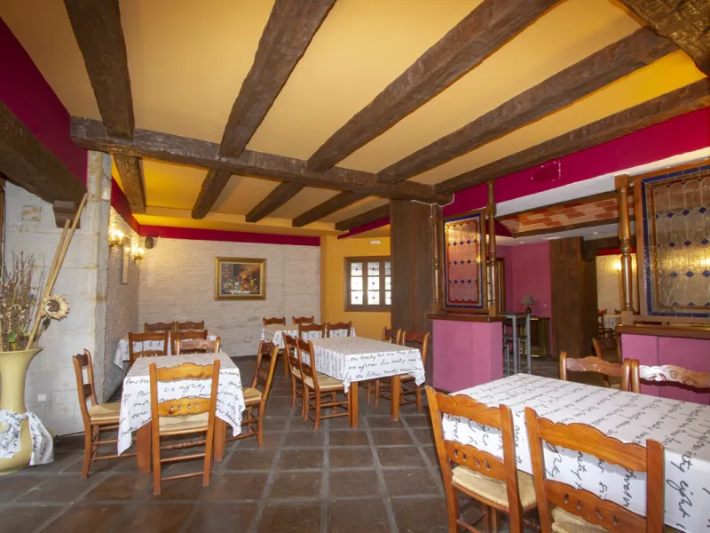 Restaurant at only 300 meters from the beach, Marbesa area, in Marbella. In floor -2. Two toilets, warehouse, refrigeration chamber, office. Fully furnished with everything you need to start working, equipped kitchen. A large terrace approximately 100 met