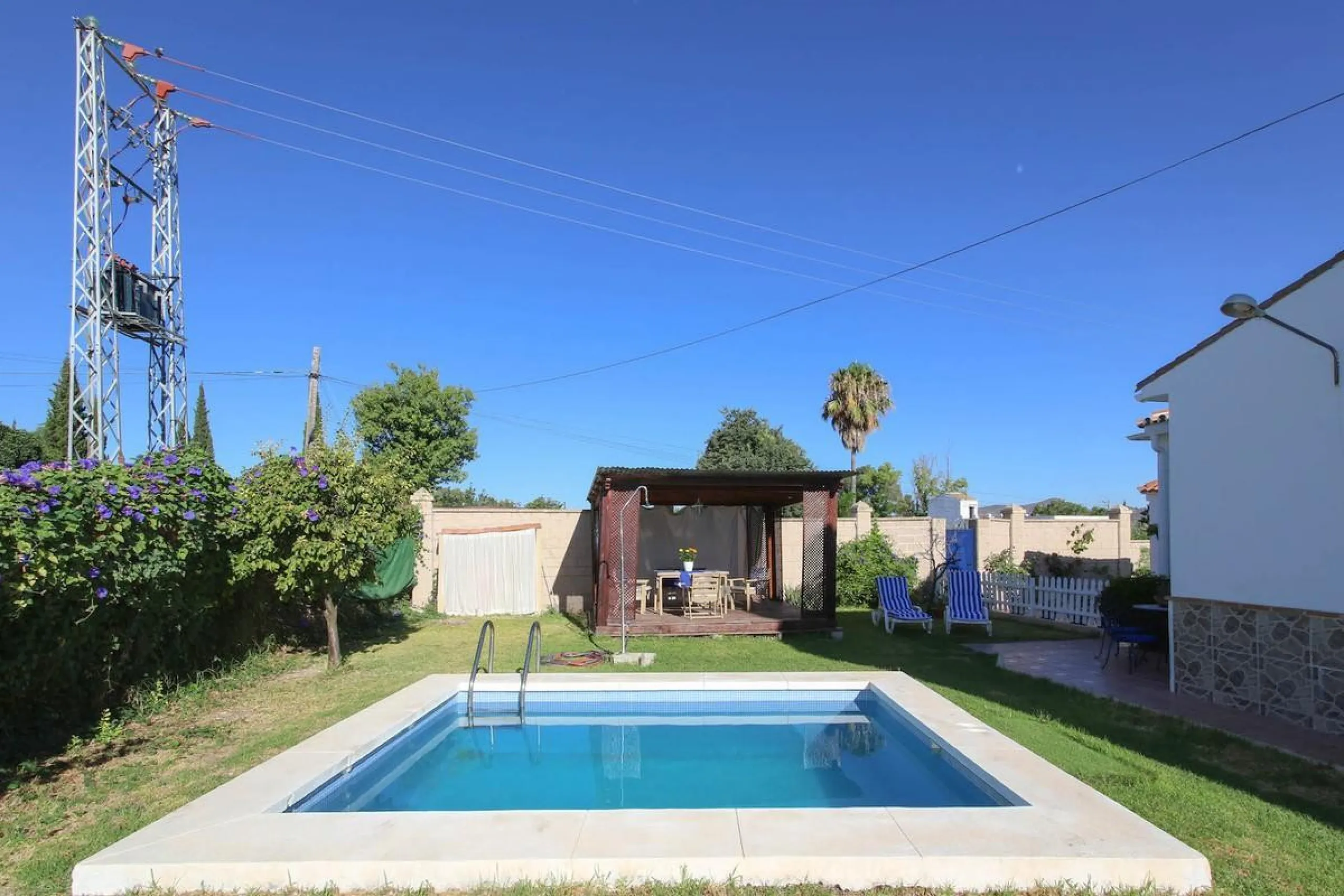 House - Detached Villa в продаже в Alhaurín de la Torre, Málaga. В доме 5 спален и 4 ванных комнат. Площадь дома 286 м². Площадь участка 3000 м²