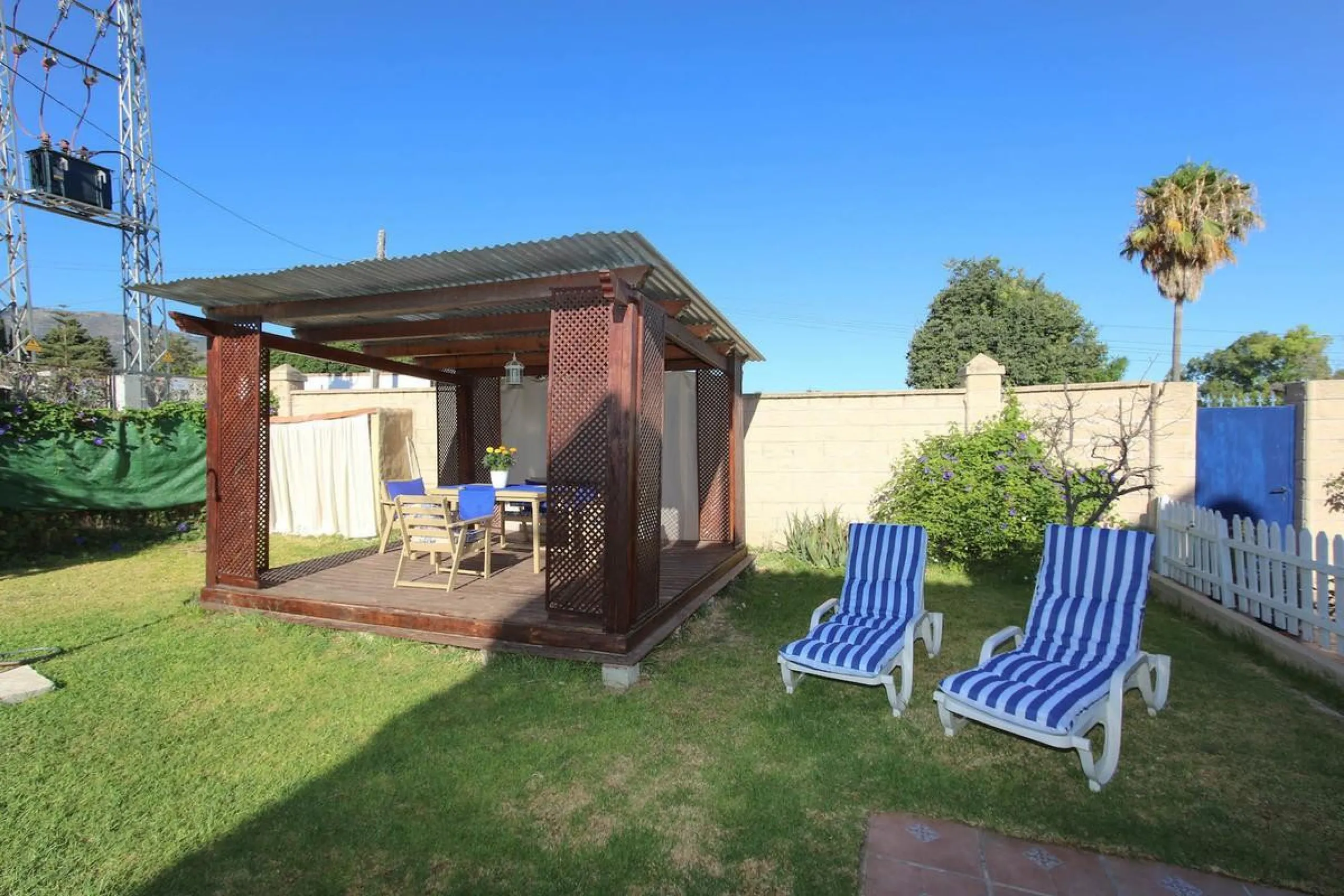 House - Detached Villa в продаже в Alhaurín de la Torre, Málaga. В доме 5 спален и 4 ванных комнат. Площадь дома 286 м². Площадь участка 3000 м²