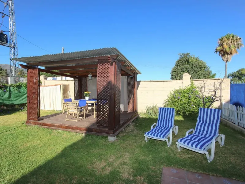 House - Detached Villa в продаже в Alhaurín de la Torre, Málaga. В доме 5 спален и 4 ванных комнат. Площадь дома 286 м². Площадь участка 3000 м²
