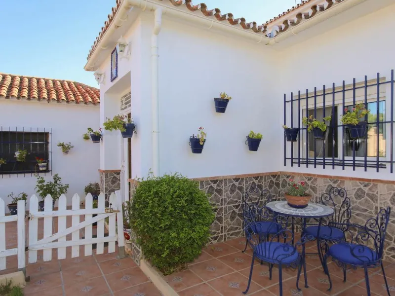 House - Detached Villa в продаже в Alhaurín de la Torre, Málaga. В доме 5 спален и 4 ванных комнат. Площадь дома 286 м². Площадь участка 3000 м²