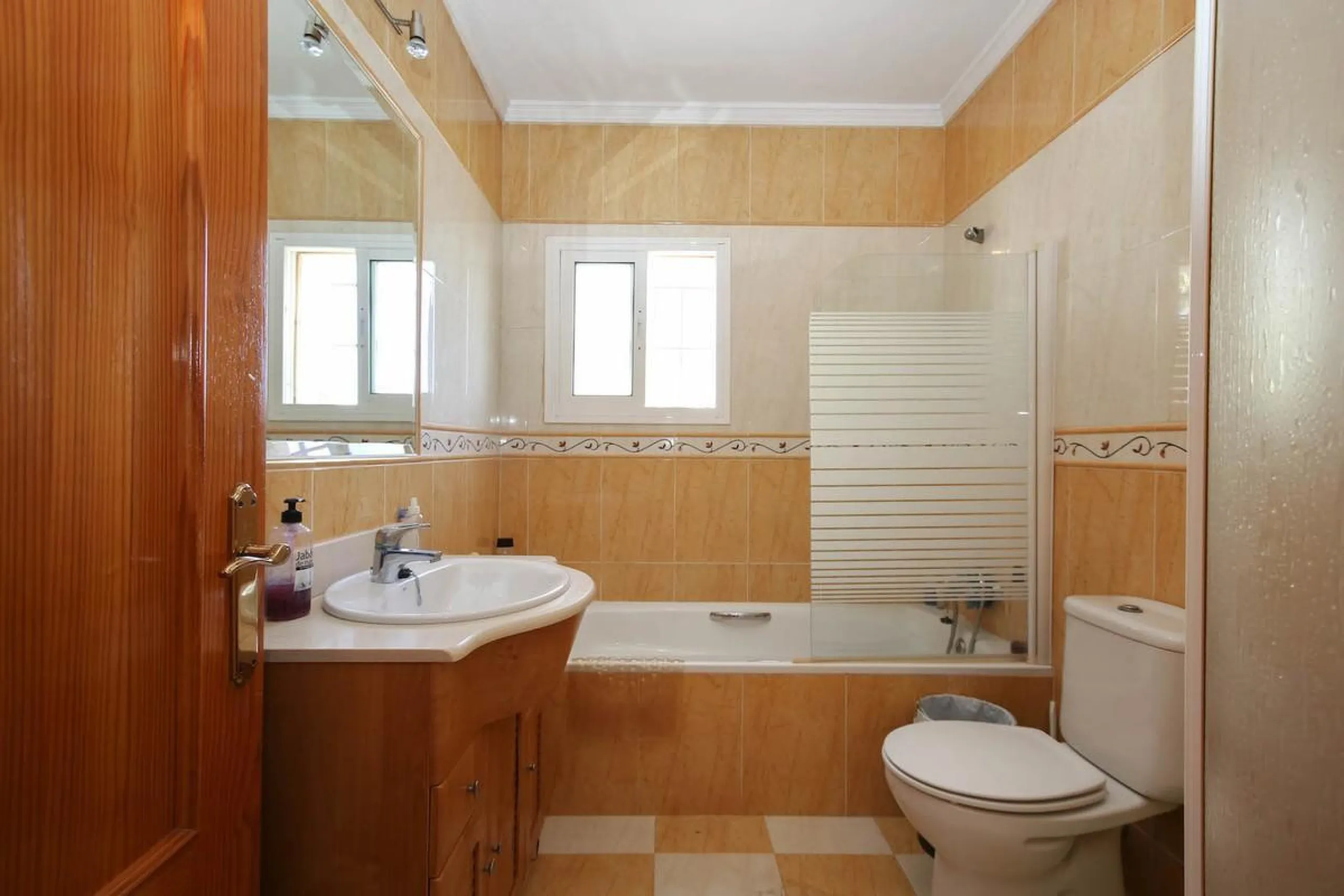 House - Detached Villa в продаже в Alhaurín de la Torre, Málaga. В доме 5 спален и 4 ванных комнат. Площадь дома 286 м². Площадь участка 3000 м²