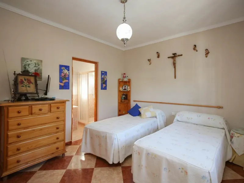 House - Detached Villa в продаже в Alhaurín de la Torre, Málaga. В доме 5 спален и 4 ванных комнат. Площадь дома 286 м². Площадь участка 3000 м²