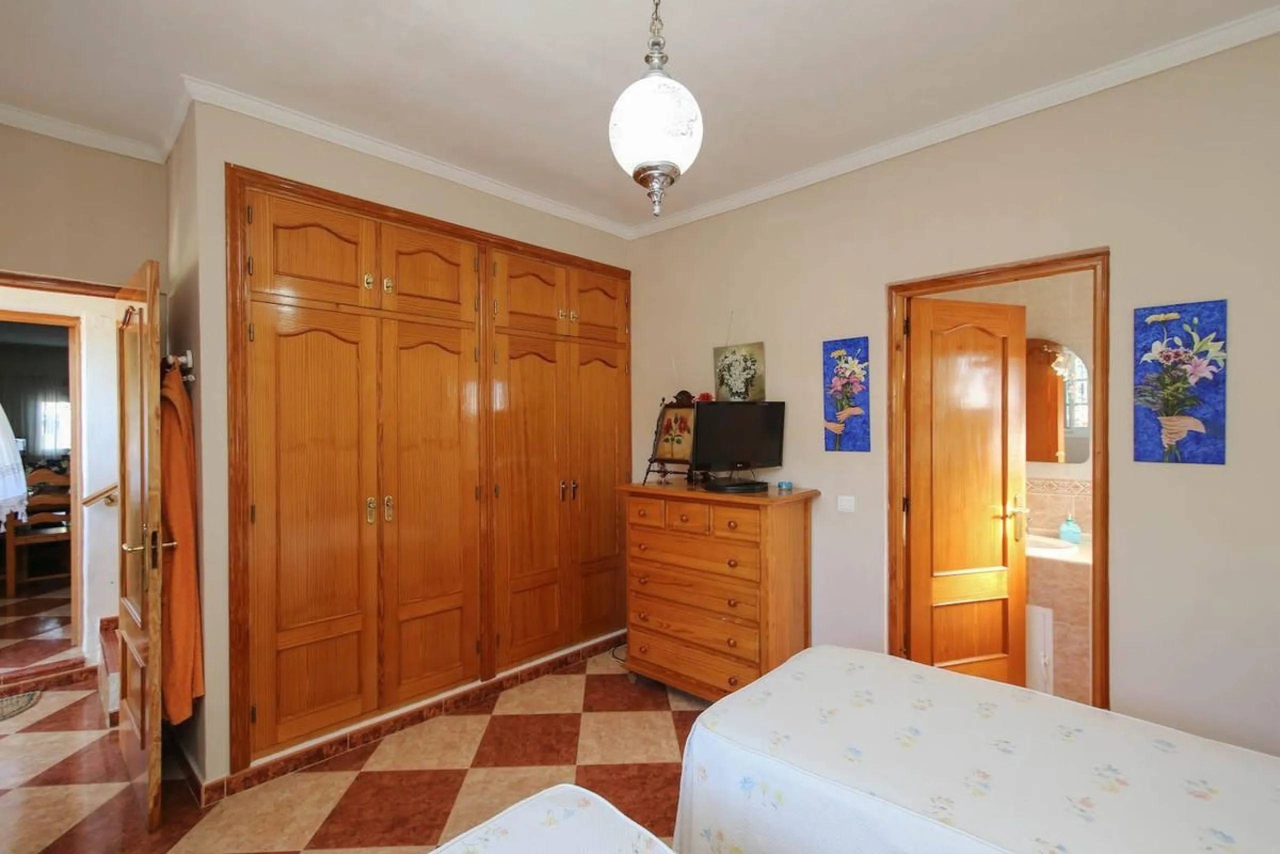 House - Detached Villa в продаже в Alhaurín de la Torre, Málaga. В доме 5 спален и 4 ванных комнат. Площадь дома 286 м². Площадь участка 3000 м²