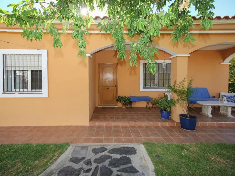 House - Detached Villa в продаже в Alhaurín de la Torre, Málaga. В доме 5 спален и 4 ванных комнат. Площадь дома 286 м². Площадь участка 3000 м²