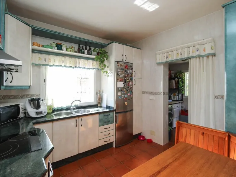 House - Detached Villa в продаже в Alhaurín de la Torre, Málaga. В доме 5 спален и 4 ванных комнат. Площадь дома 286 м². Площадь участка 3000 м²