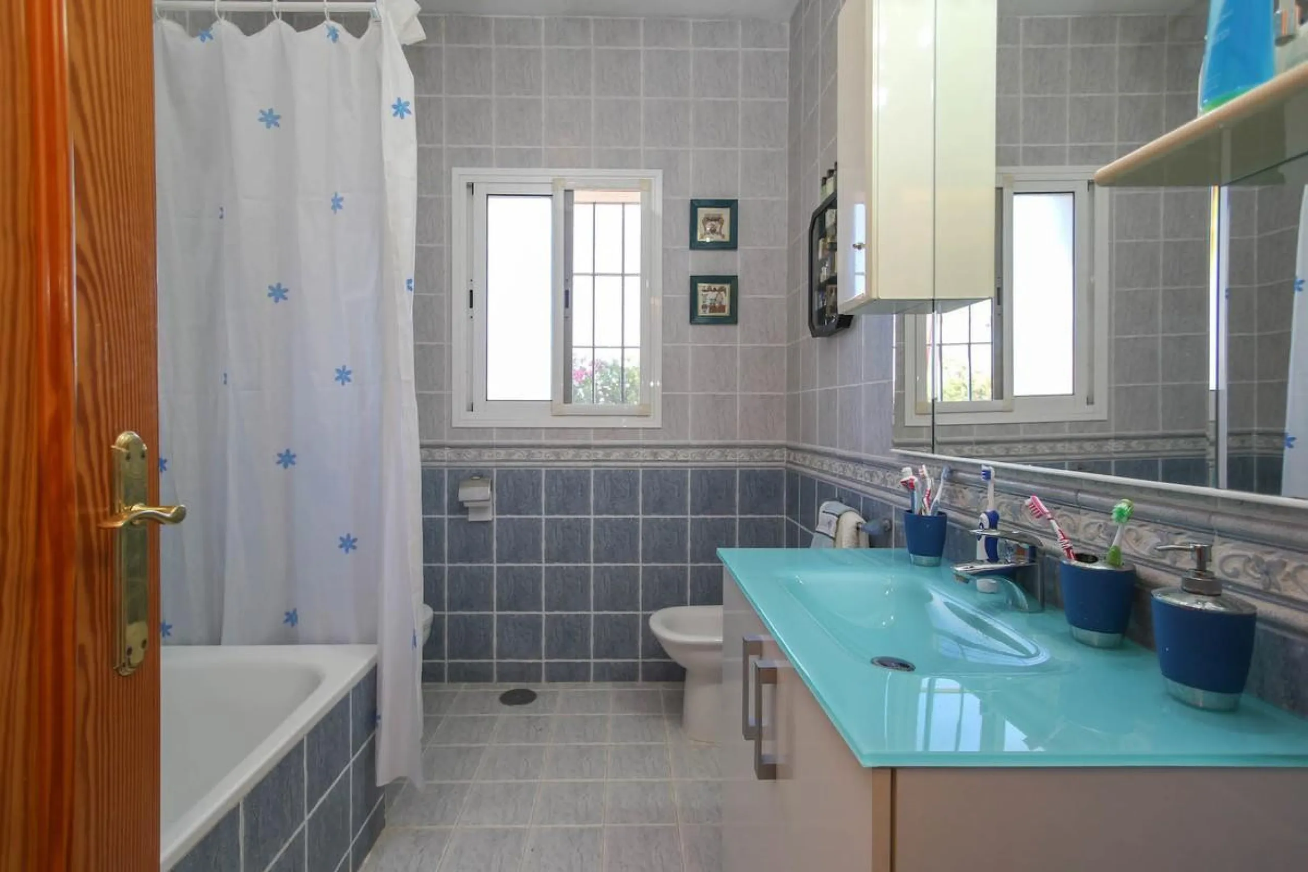 House - Detached Villa в продаже в Alhaurín de la Torre, Málaga. В доме 5 спален и 4 ванных комнат. Площадь дома 286 м². Площадь участка 3000 м²