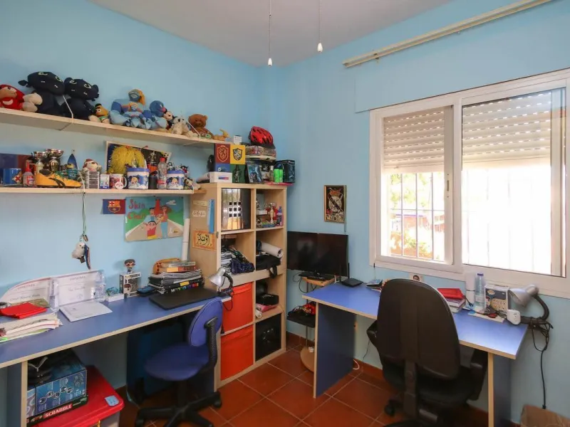 House - Detached Villa в продаже в Alhaurín de la Torre, Málaga. В доме 5 спален и 4 ванных комнат. Площадь дома 286 м². Площадь участка 3000 м²