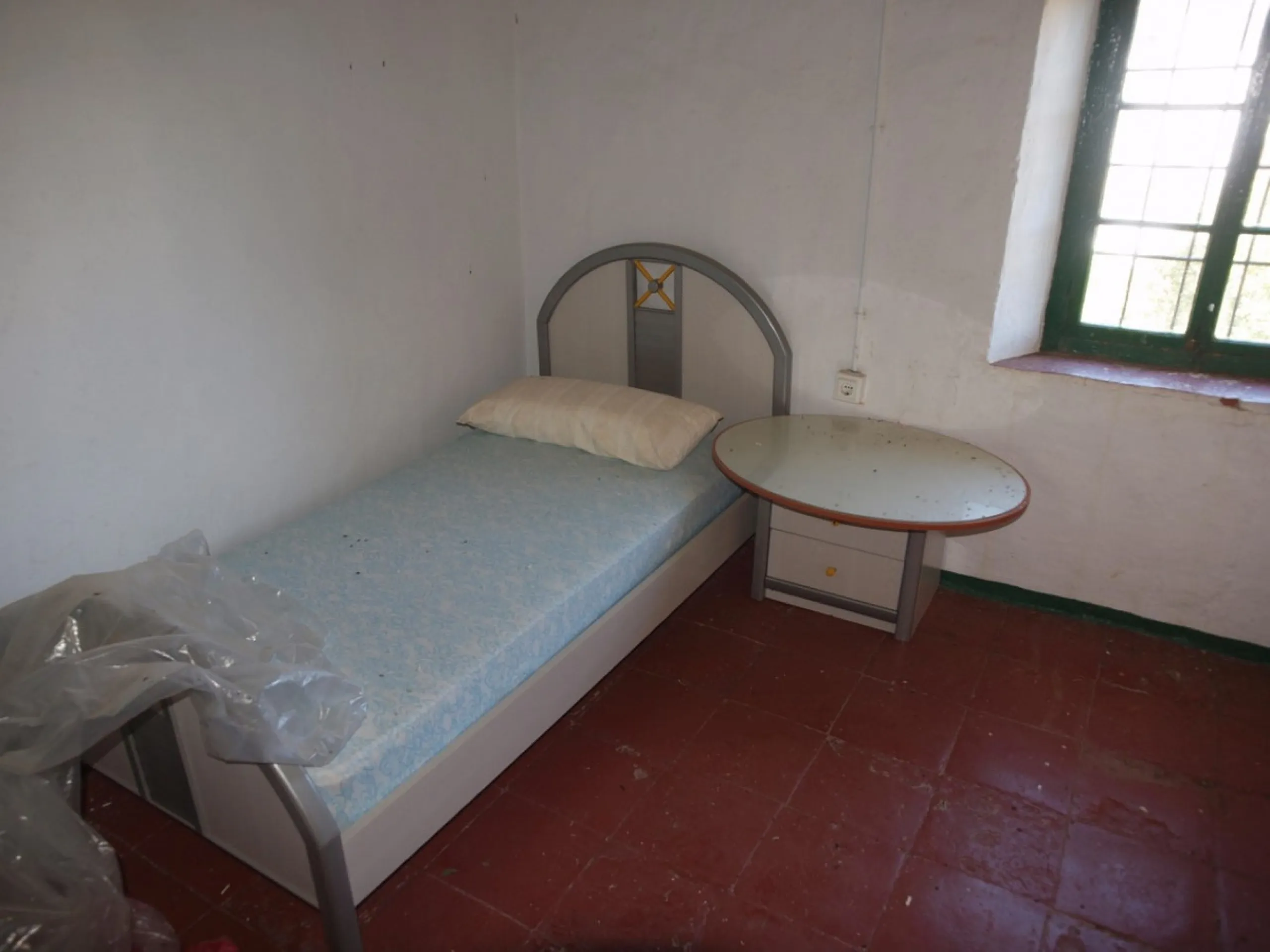 Cortijo de la Finca "El Recreo" - это дом более 100 лет, в котором сохранились все элементы типичных андалузских домов Кортихо. Он имеет центральный андалузский внутренний дворик, который распределяется на первом этаже, в сторону спальни-кухни, в которой 