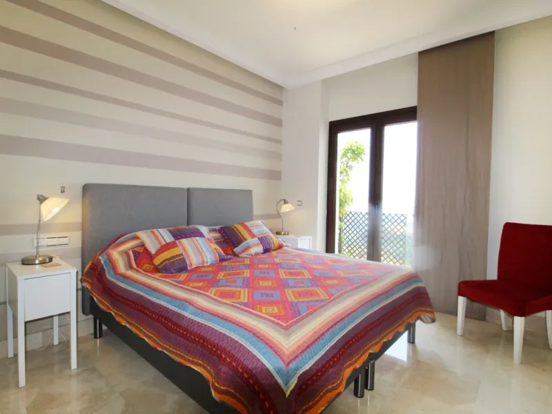 Situated on a gated community just a short walk from the beautiful village of Benahavis and all its famous restaurants, and just seven kilometres inland from the glamourous coastal hotspots of Puerto Banus and Marbella lies this contemporary south facing 