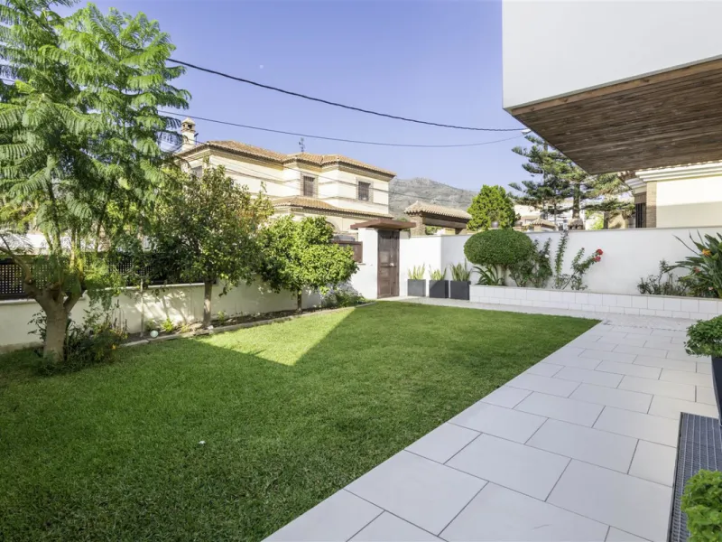 Beatifully appointed quality built Villa. The construction was carried out by the owner´s strict supervision. Built to very high end qualtity with no costs spared.
