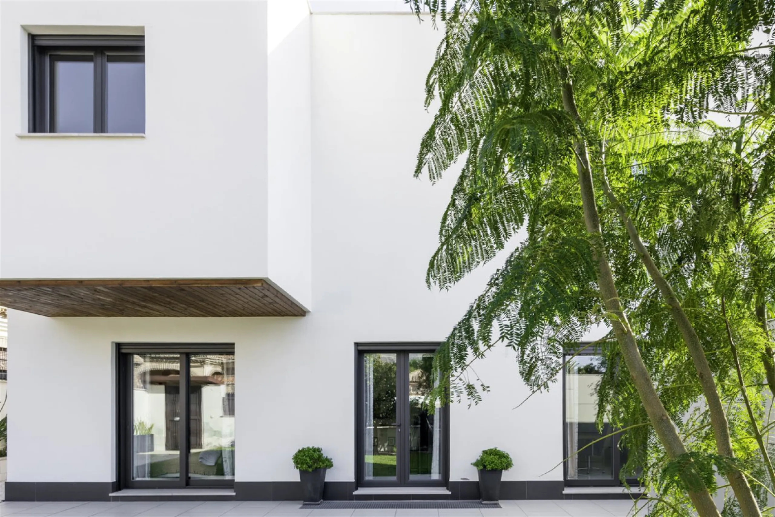 Beatifully appointed quality built Villa. The construction was carried out by the owner´s strict supervision. Built to very high end qualtity with no costs spared.
