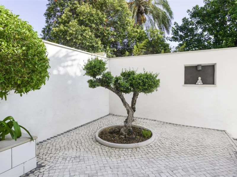 Beatifully appointed quality built Villa. The construction was carried out by the owner´s strict supervision. Built to very high end qualtity with no costs spared.