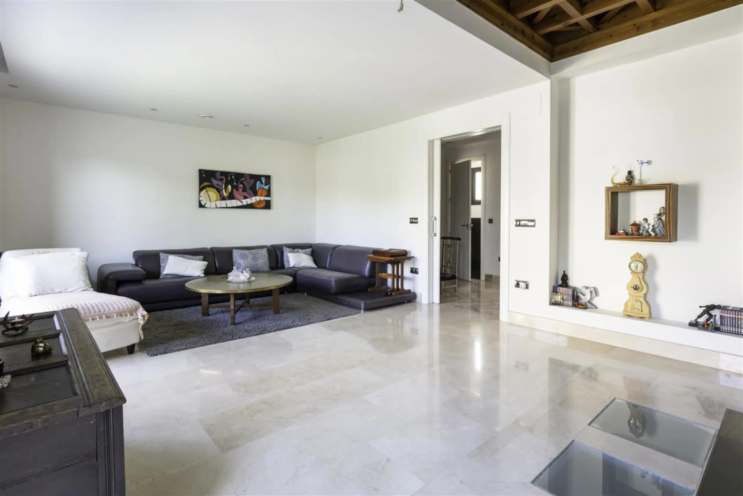 Beatifully appointed quality built Villa. The construction was carried out by the owner´s strict supervision. Built to very high end qualtity with no costs spared.