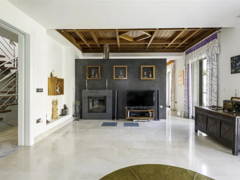 Beatifully appointed quality built Villa. The construction was carried out by the owner´s strict supervision. Built to very high end qualtity with no costs spared.