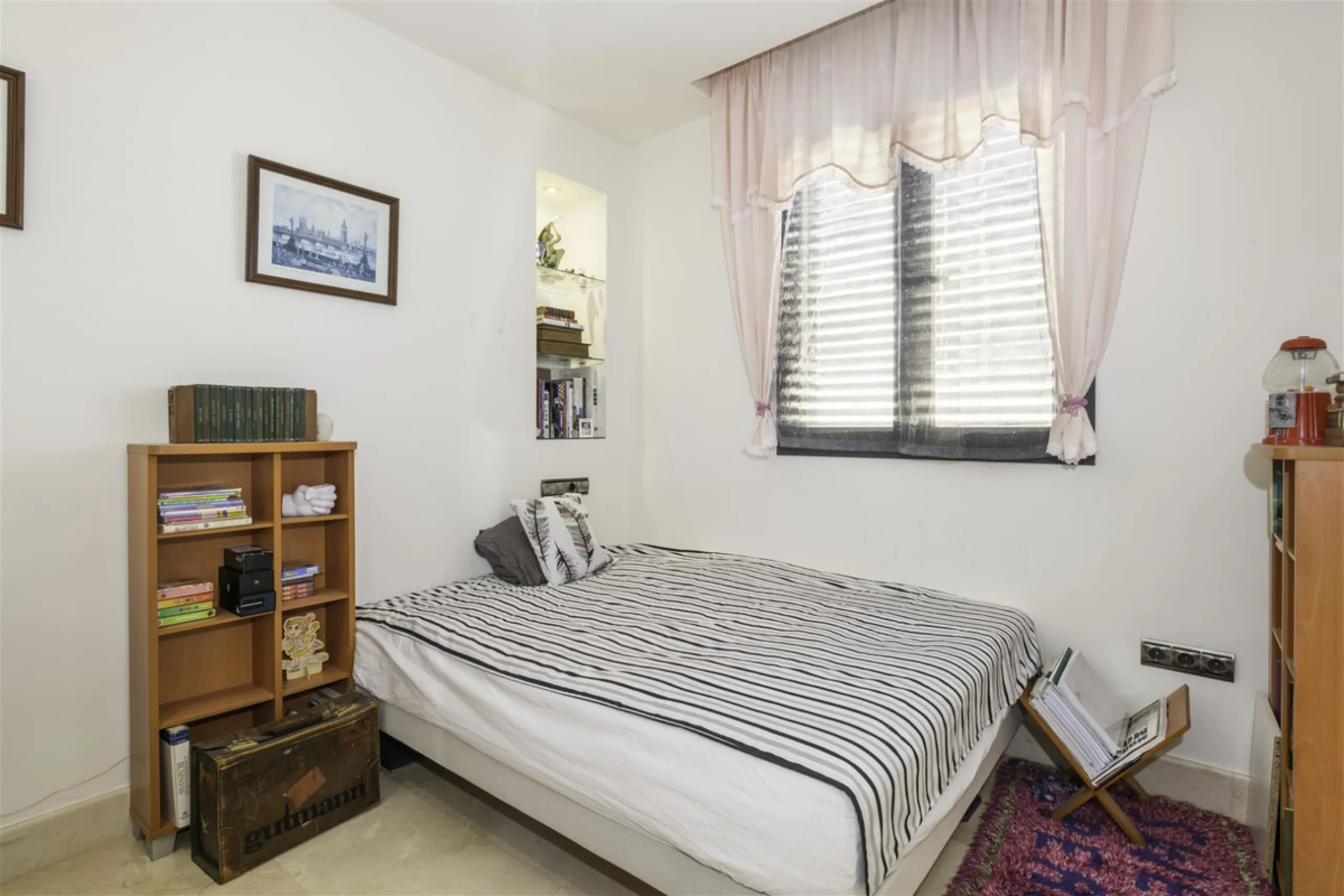 Beatifully appointed quality built Villa. The construction was carried out by the owner´s strict supervision. Built to very high end qualtity with no costs spared.