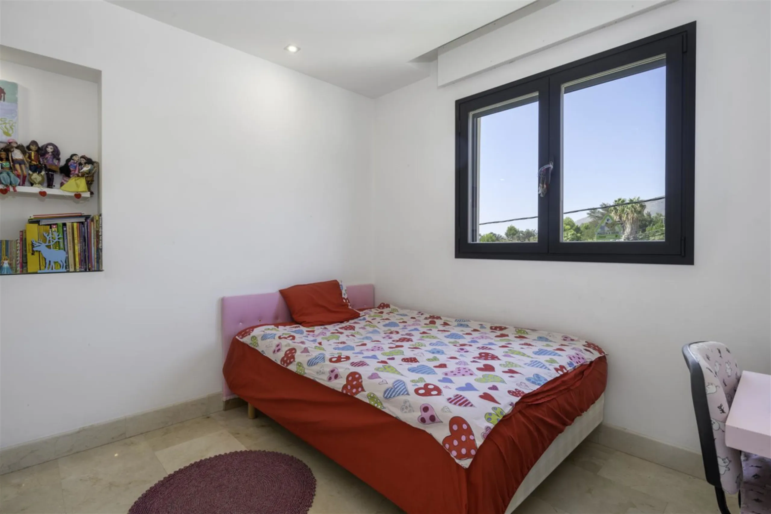 Beatifully appointed quality built Villa. The construction was carried out by the owner´s strict supervision. Built to very high end qualtity with no costs spared.