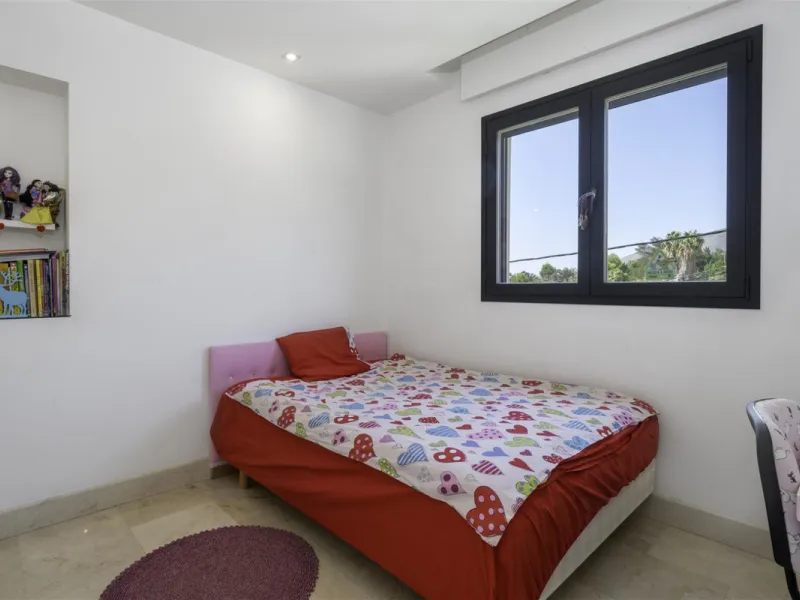 Beatifully appointed quality built Villa. The construction was carried out by the owner´s strict supervision. Built to very high end qualtity with no costs spared.