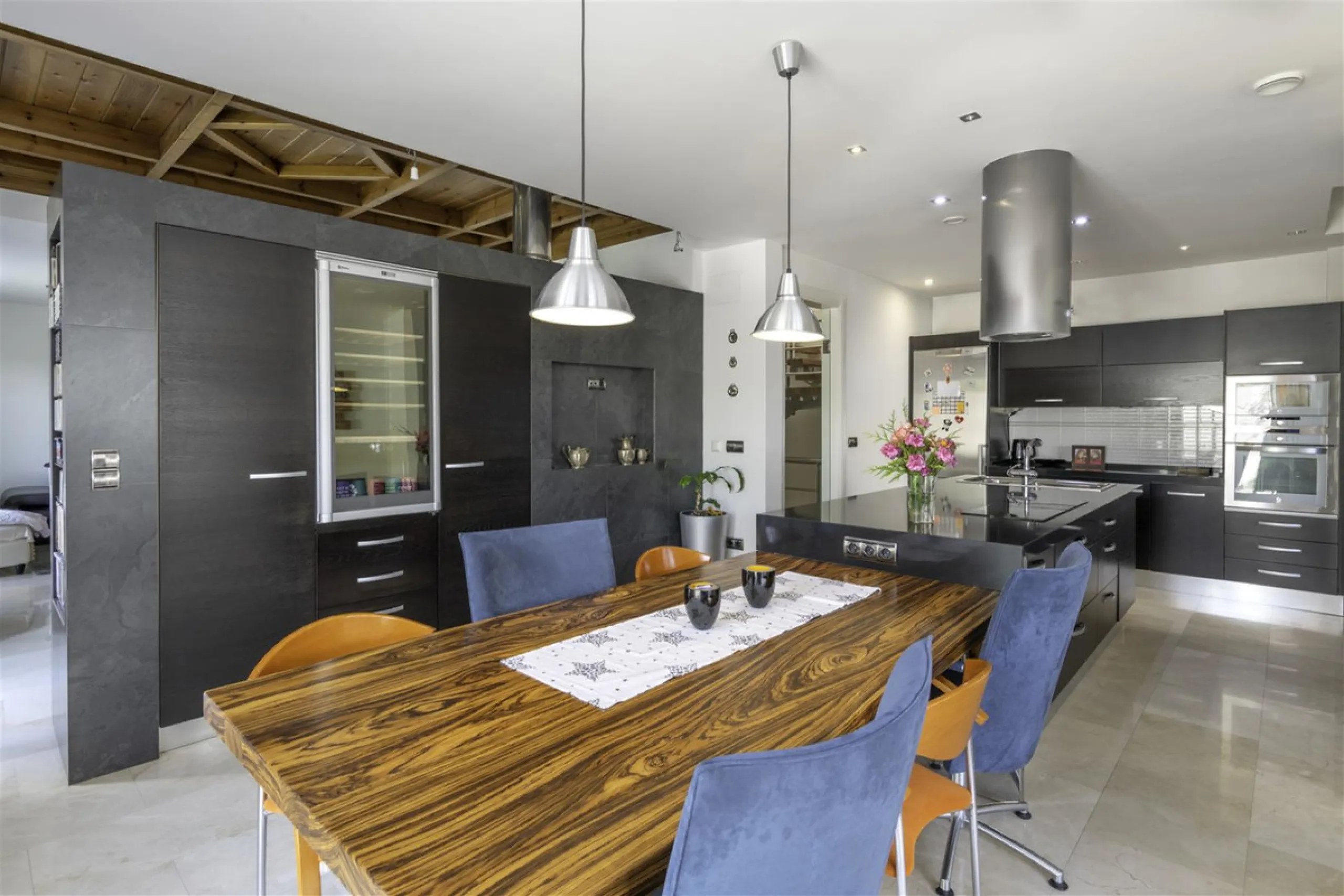 Beatifully appointed quality built Villa. The construction was carried out by the owner´s strict supervision. Built to very high end qualtity with no costs spared.
