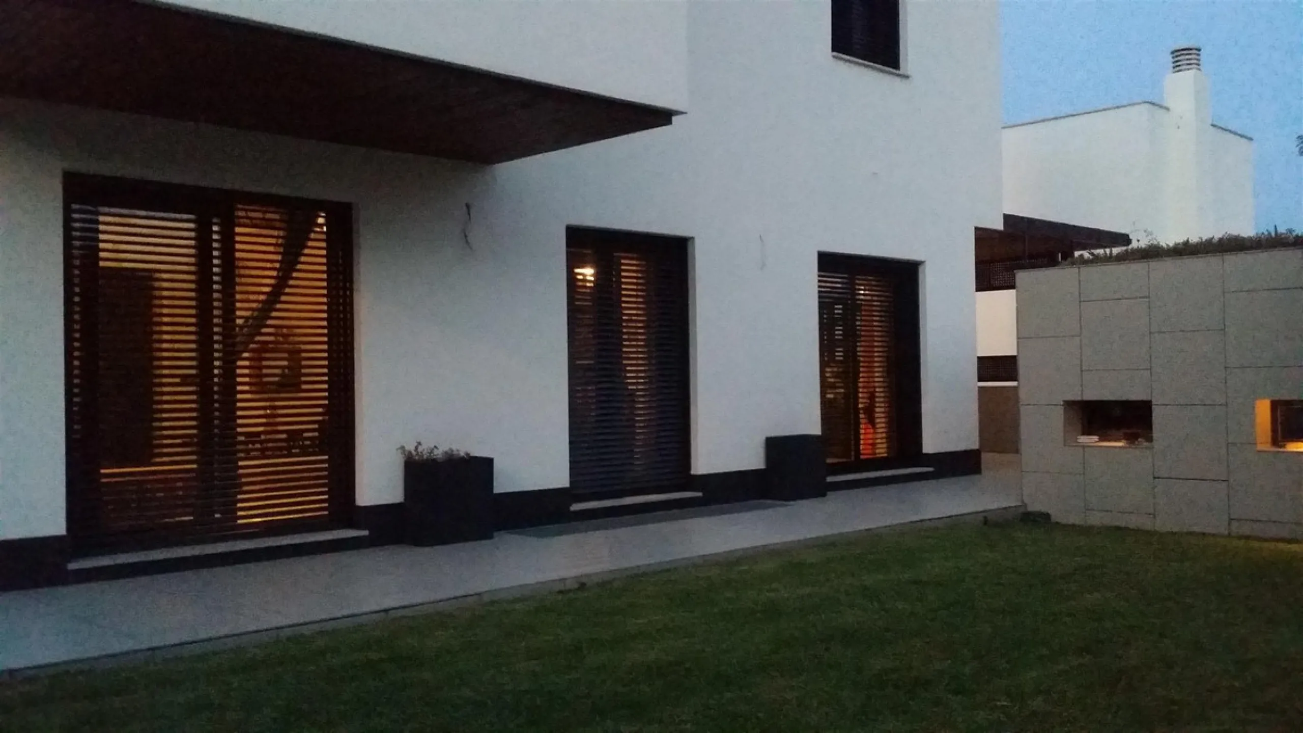 Beatifully appointed quality built Villa. The construction was carried out by the owner´s strict supervision. Built to very high end qualtity with no costs spared.