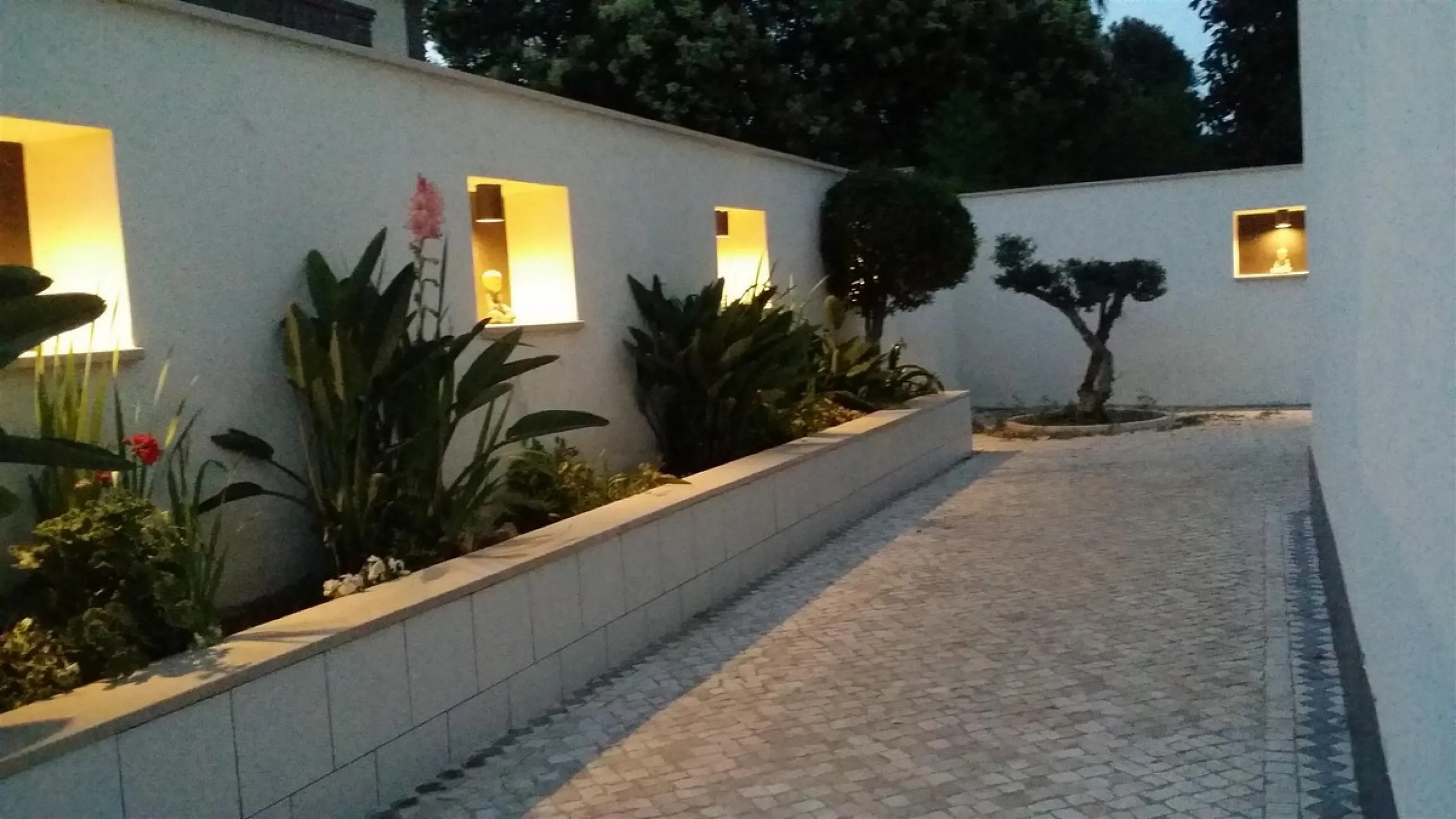 Beatifully appointed quality built Villa. The construction was carried out by the owner´s strict supervision. Built to very high end qualtity with no costs spared.