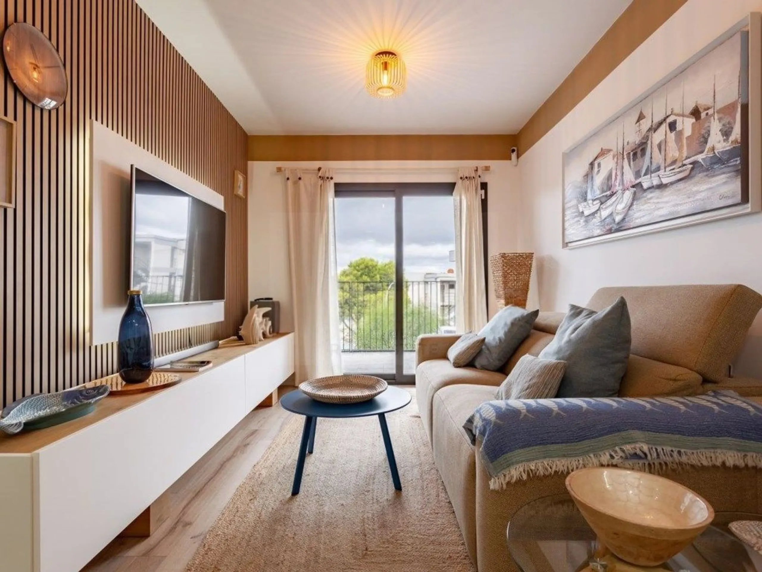 Sea view apartment in Cap Salou with pool and parking, Salou