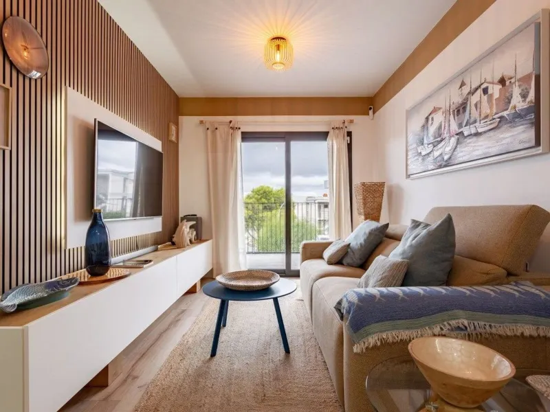 Sea view apartment in Cap Salou with pool and parking, Salou