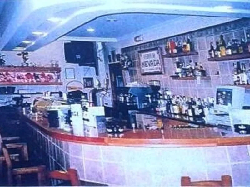 BC1694-V  For sale. A restaurant in the center of Torremolinos that is located in one of the main streets with businesses, apartments and hotels. The restaurant is 200m2 with a great terrace, capacity for more than 90 people. Is working now, there is a fu