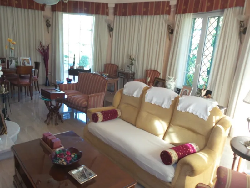 House - Detached Villa в продаже в Alhaurín de la Torre, Málaga. В доме 5 спален и 4 ванных комнат. Площадь дома 444 м². Площадь участка 1010 м²