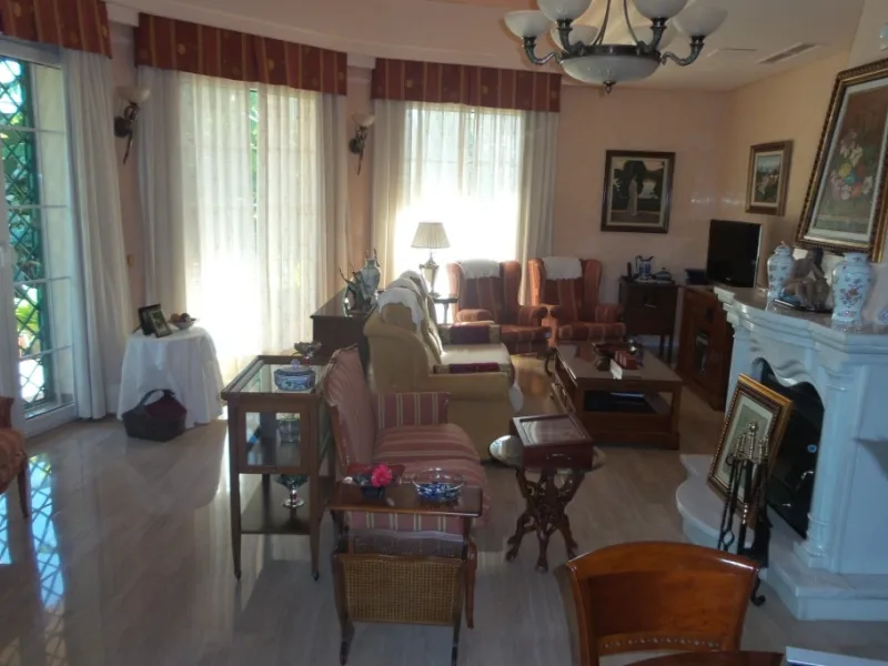 House - Detached Villa в продаже в Alhaurín de la Torre, Málaga. В доме 5 спален и 4 ванных комнат. Площадь дома 444 м². Площадь участка 1010 м²