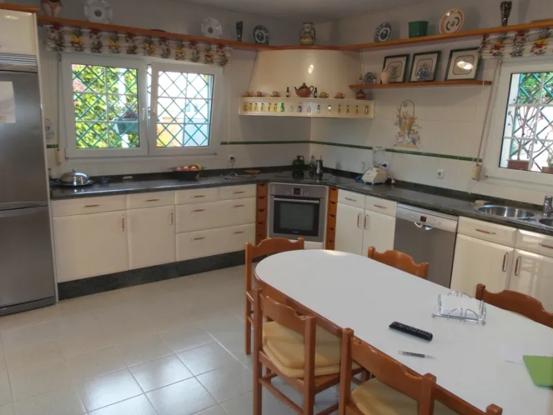 House - Detached Villa в продаже в Alhaurín de la Torre, Málaga. В доме 5 спален и 4 ванных комнат. Площадь дома 444 м². Площадь участка 1010 м²