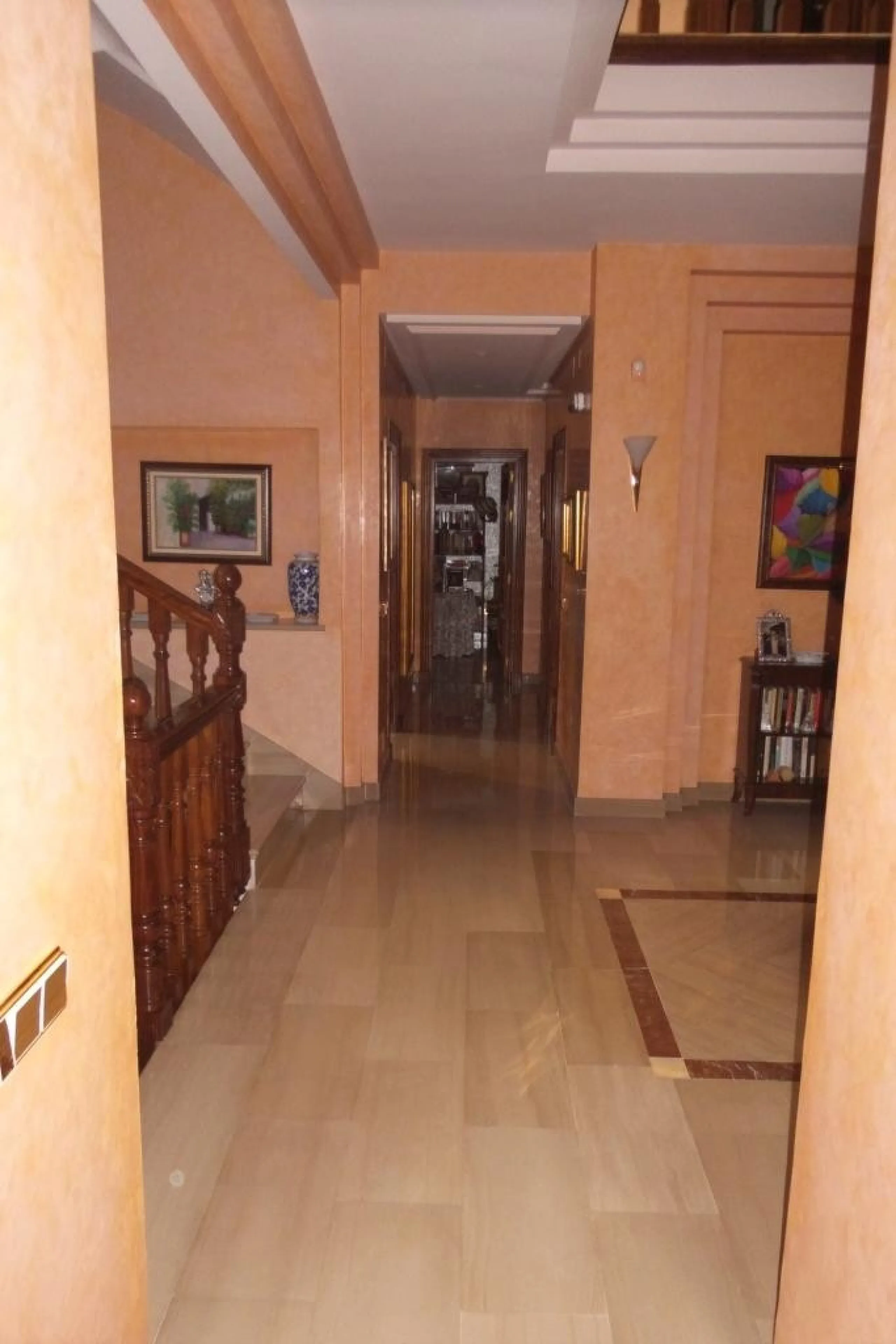 House - Detached Villa в продаже в Alhaurín de la Torre, Málaga. В доме 5 спален и 4 ванных комнат. Площадь дома 444 м². Площадь участка 1010 м²