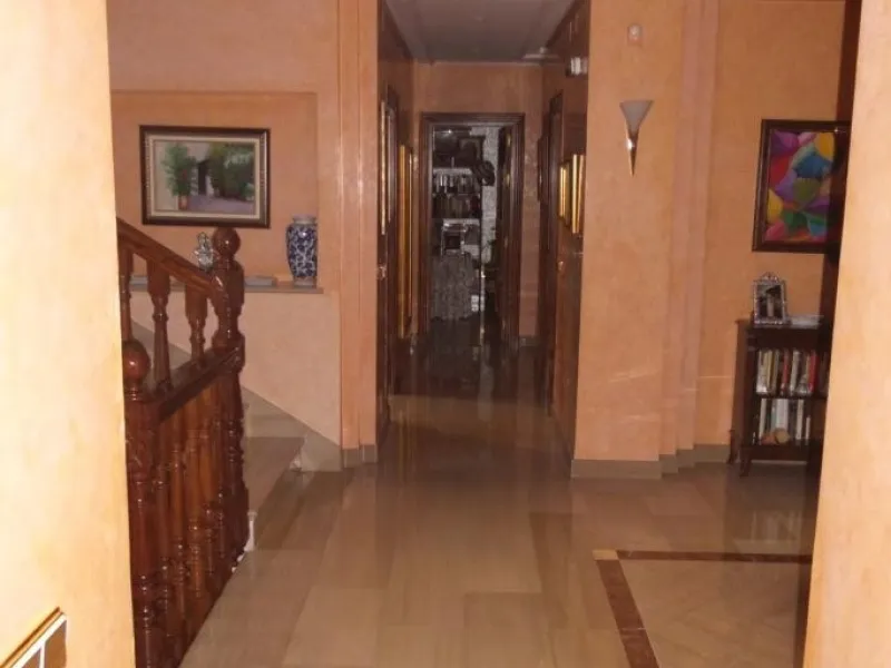 House - Detached Villa в продаже в Alhaurín de la Torre, Málaga. В доме 5 спален и 4 ванных комнат. Площадь дома 444 м². Площадь участка 1010 м²