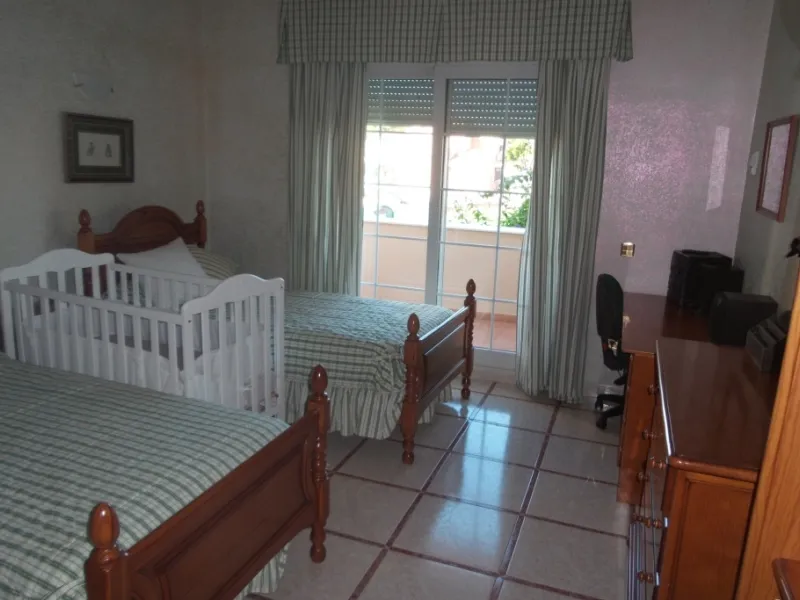 House - Detached Villa в продаже в Alhaurín de la Torre, Málaga. В доме 5 спален и 4 ванных комнат. Площадь дома 444 м². Площадь участка 1010 м²